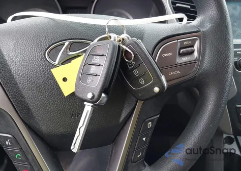 2017 Hyundai Santa Fe Sport 2.4L из США, поврежденный, VIN 5XYZUDLB0HG397831